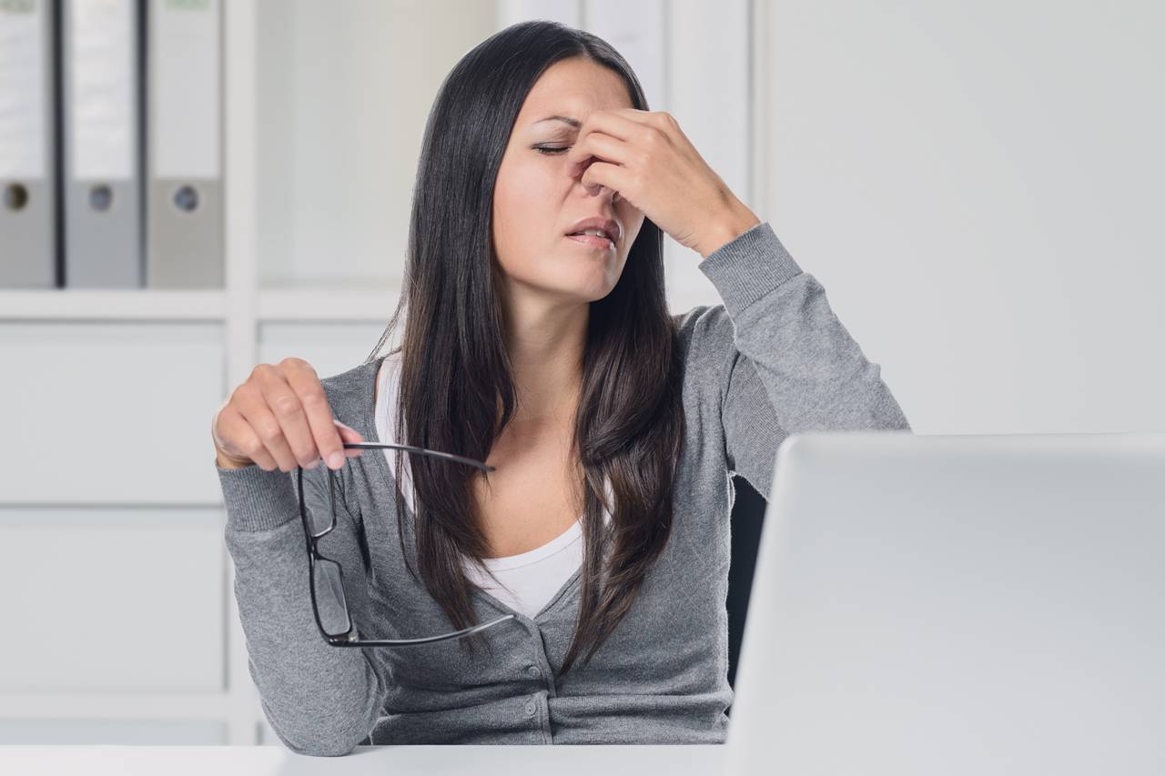 woman suffering CVS 1280×853